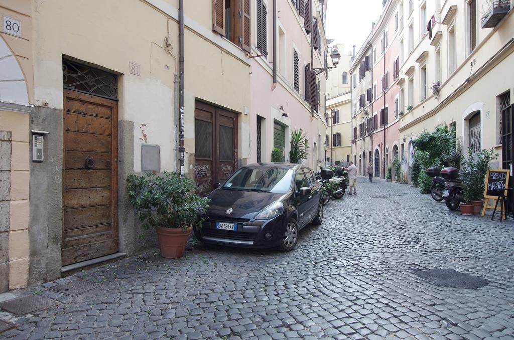 شقة Vacanze Romane Centro Storico Trastevere الغرفة الصورة