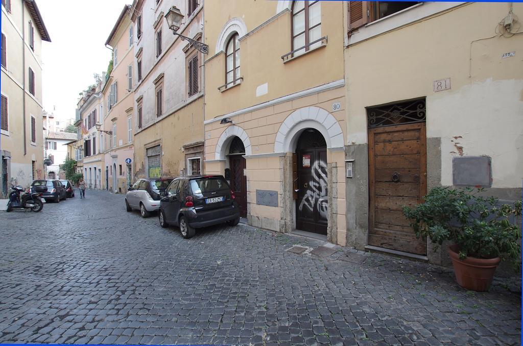 شقة Vacanze Romane Centro Storico Trastevere الغرفة الصورة